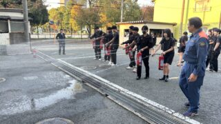 「自分の道を進む人は、誰でも英雄です」　